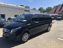 Schwarz Gebraucht 2024 Mercedes V300 Van / Kleinbus | 49.800 €