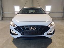 Atlasweiß Gebraucht 2024 Hyundai i30 Edition Limousine | 19.100 € (Guter Preis)