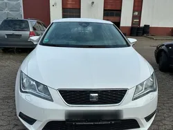 Weiß Gebraucht 2015 Seat Leon Limousine | 9.000 € (Guter Preis)