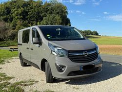 Grau Gebraucht 2018 Opel Vivaro Van | 19.900 €