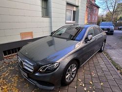 Grau Gebraucht 2017 Mercedes B220 AMG line Van / Kleinbus | 20.500 €