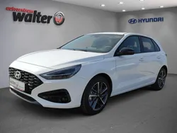 Weiß Gebraucht 2024 Hyundai i30 Advantage Limousine | 23.250 € (Etwas zu teuer)