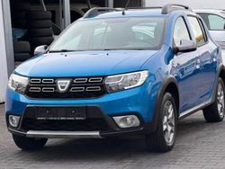 Blau Gebraucht 2017 Dacia Sandero Stepway Ambiance Limousine | 8.790 € (Fairer Preis)