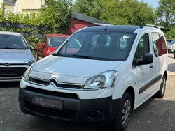 Weiß Gebraucht 2013 Citroën Berlingo Attraction Van / Kleinbus | 3.990 € (Guter Preis)
