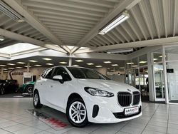 Weiß Gebraucht 2022 BMW 218 Active Tourer Performance Van / Kleinbus | 18.950 €