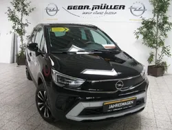 Lackierung schwarz perla nera/ Gebraucht 2024 Opel Crossland Elegance SUV | 25.900 € (Teuer)
