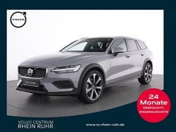 Grau Gebraucht 2023 Volvo V60 CC Plus Kombi | 36.990 € (Superpreis)