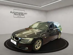 Schwarz Gebraucht 2012 BMW 320 Sport Line Kombi | 8.390 € (Guter Preis)