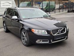 Schwarz Gebraucht 2012 Volvo V70 R-Design Kombi | 10.950 €