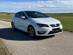 Weiß Gebraucht 2015 Seat Leon Style Limousine | 11.500 € (Fairer Preis)