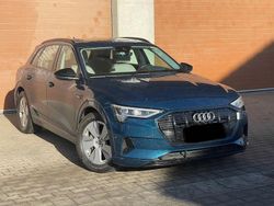Blau Gebraucht 2019 Audi e-tron Ambiente SUV | 27.950 € (Fairer Preis)