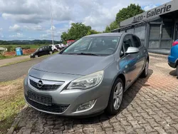 Grau Gebraucht 2011 Opel Astra Edition Limousine | 2.222 € (Guter Preis)