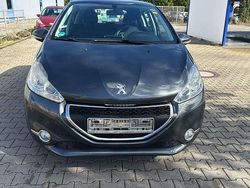 Grau Gebraucht 2013 Peugeot 208 Active Kleinwagen | 2.350 € (Fairer Preis)