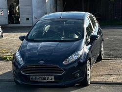 Blau Gebraucht 2015 Ford Fiesta Premium Kleinwagen | 6.300 € (Fairer Preis)
