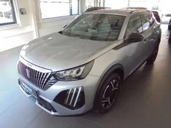 Artensesilber Gebraucht 2024 Peugeot 2008 Allure SUV | 24.950 € (Fairer Preis)