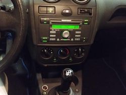 Silber Gebraucht 2006 Ford Fiesta Kleinwagen | 1.300 € (Guter Preis)