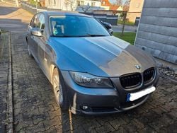 Grau Gebraucht 2011 BMW 318 Limousine | 4.600 € (Guter Preis)