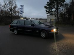 Blau Gebraucht 1999 BMW 523 Basis Kombi | 1.650 € (Fairer Preis)
