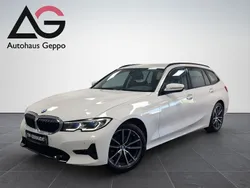 Weiß Gebraucht 2022 BMW 320 Sport Line Kombi | 24.900 € (Fairer Preis)