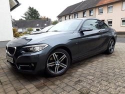 Grau Gebraucht 2015 BMW 220 Sport Line Coupé | 12.900 € (Superpreis)