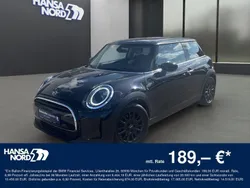 Schwarz / midnight black (metallic) Gebraucht 2022 Mini ONE Classic Kleinwagen | 20.250 € (Fairer Preis)