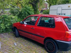 Rot Gebraucht 1994 VW Golf III Kleinwagen | 2.500 €