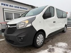 Weiß Gebraucht 2017 Opel Vivaro Van / Kleinbus | 14.999 €