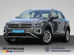 Indiumgrau metallic Gebraucht 2024 VW T-Roc Style SUV | 29.990 € (Fairer Preis)