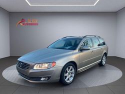 Grau Gebraucht 2014 Volvo V70 Momentum Kombi | 16.950 €