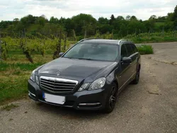 Grau Gebraucht 2010 Mercedes E200 Kombi | 14.800 €