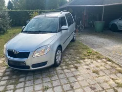 Silber Gebraucht 2006 Skoda Roomster Kombi | 2.950 €