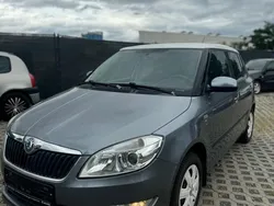 Grau Gebraucht 2012 Skoda Fabia Ambiente Limousine | 3.490 € (Guter Preis)