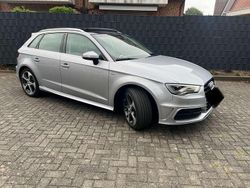 Grau Gebraucht 2016 Audi A3 Ambiente Kleinwagen | 19.500 € (Etwas zu teuer)
