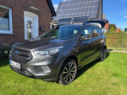 Grau Gebraucht 2018 Ford Kuga ST-Line SUV | 16.500 € (Fairer Preis)