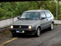 Silber Gebraucht 1990 VW Golf II Kleinwagen | 1.900 €