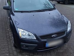 Grau Gebraucht 2006 Ford Focus Limousine | 2.290 € (Fairer Preis)