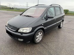 Schwarz Gebraucht 2001 Opel Zafira Selection Van / Kleinbus | 1.490 €