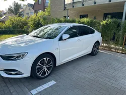 Weiß Gebraucht 2019 Opel Insignia Exklusiv Limousine | 15.500 €