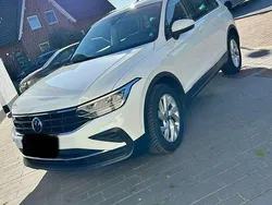 Weiß Gebraucht 2020 VW Tiguan Life SUV | 25.000 € (Fairer Preis)