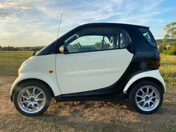 Schwarz Gebraucht 2003 Smart ForTwo Coupé Pure Coupé | 1.600 € (Fairer Preis)