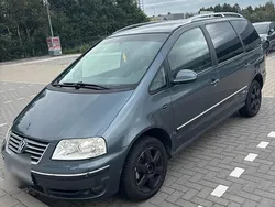Grau Gebraucht 2007 VW Sharan Van / Kleinbus | 3.900 € (Teuer)
