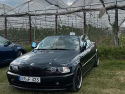 Schwarz Gebraucht 2000 BMW 323 Cabriolet Cabrio | 7.900 €