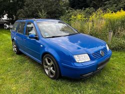 Blau Gebraucht 2001 VW Bora Limousine | 4.000 € (Etwas zu teuer)