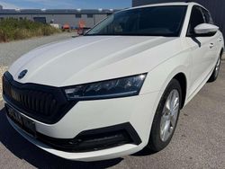 Weiß Gebraucht 2021 Skoda Octavia Style Kombi | 18.900 € (Fairer Preis)
