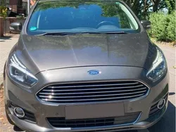 Grau Gebraucht 2017 Ford S-MAX Titanium Van / Kleinbus | 10.480 € (Guter Preis)