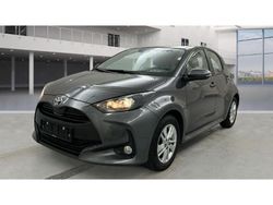 Grau Gebraucht 2022 Toyota Yaris Comfort Limousine | 15.990 € (Fairer Preis)