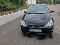 Schwarz Gebraucht 2001 Ford Focus Coupé | 890 € (Fairer Preis)
