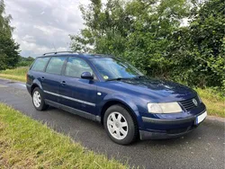 Blau Gebraucht 2000 VW Passat Kombi | 1.300 € (Fairer Preis)