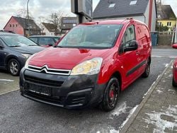Rot Gebraucht 2017 Citroën Berlingo Van / Kleinbus | 4.550 € (Superpreis)