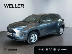 Grau Gebraucht 2023 Toyota Yaris Hybrid Team | 24.680 € (Guter Preis)